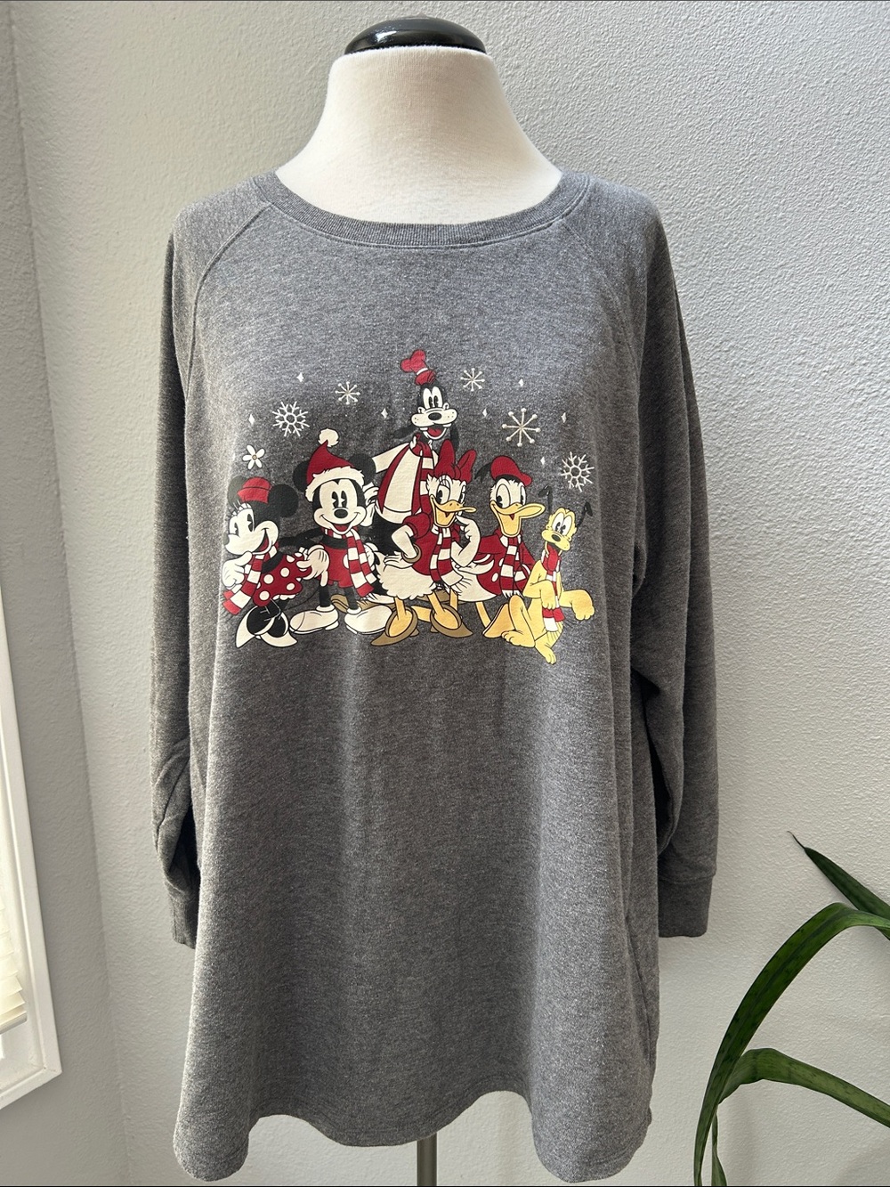 Disney Gray Holiday Mickey & Friends Sweatshirt 2X